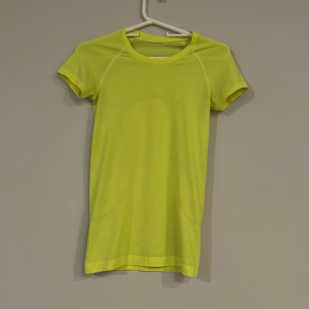 Lululemon Swiftly Tech Short-Sleeve Shirt 2.0